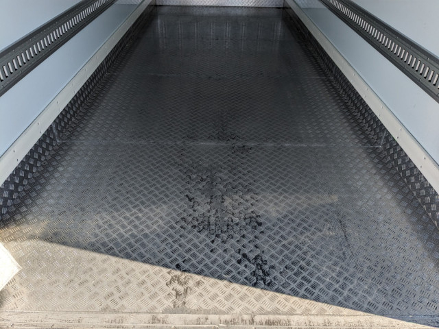 いすゞ フォワード 中型 冷蔵冷凍バン 2PG-FRR90S2(101331) 12枚目