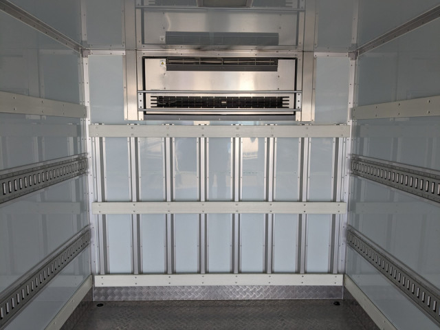 いすゞ フォワード 中型 冷蔵冷凍バン 2PG-FRR90S2(101331) 17枚目