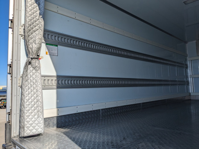 いすゞ フォワード 中型 冷蔵冷凍バン 2PG-FRR90S2(101331) 20枚目