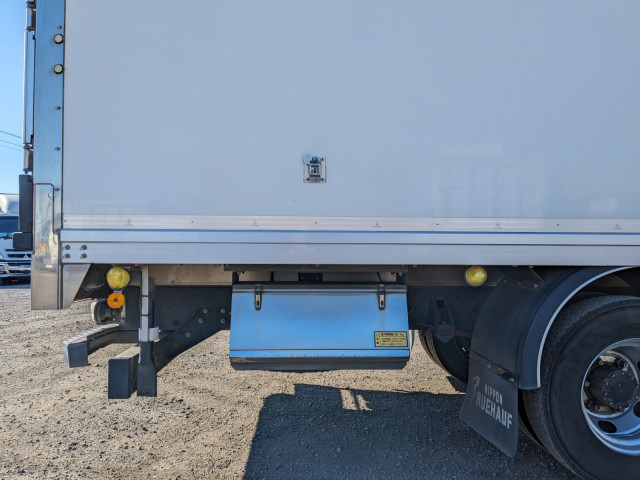 いすゞ フォワード 中型 冷蔵冷凍バン 2PG-FRR90S2(101331) 29枚目