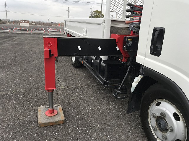 いすゞ エルフ 小型 平ボディ（クレーン付） 2RG-NMR88AR(101335) 22枚目