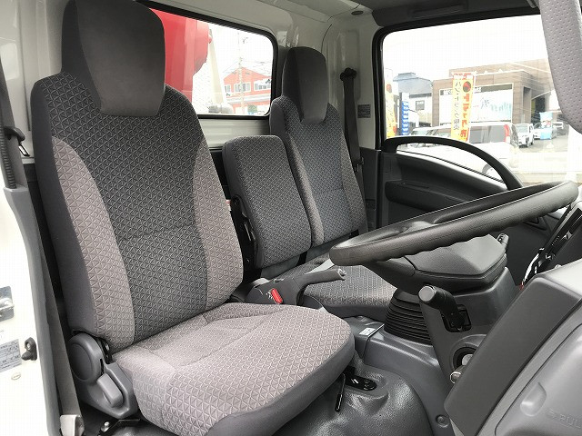 いすゞ エルフ 小型 平ボディ（クレーン付） 2RG-NMR88AR(101335) 39枚目