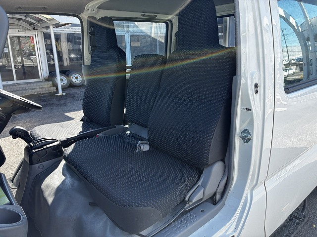 日野 デュトロ 小型 Wキャブ 2RG-XZU605M(101336) 30枚目