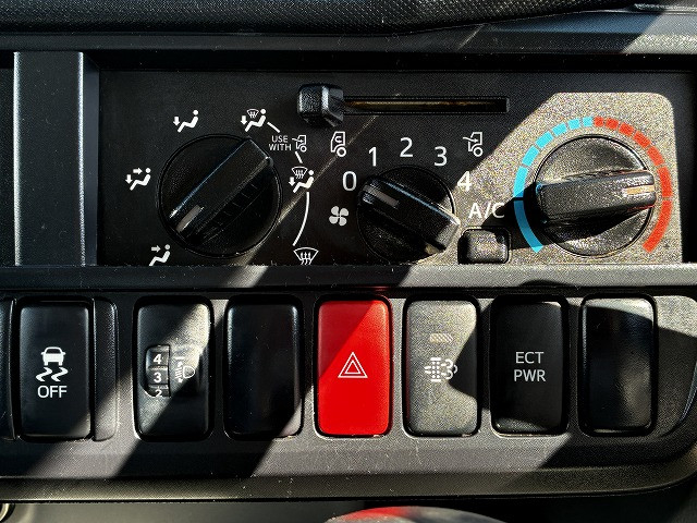 日野 デュトロ 小型 Wキャブ 2RG-XZU605M(101336) 39枚目