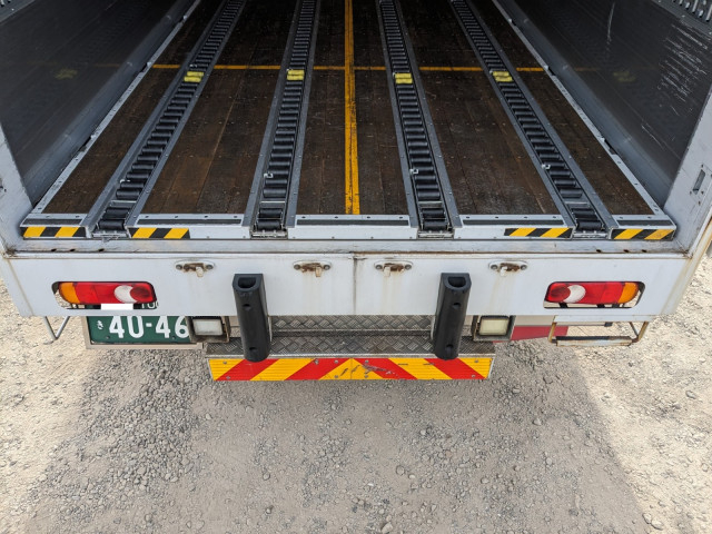 UDトラックス（日産） クオン 大型 ウィング 2PG-CG5CA(101337) 9枚目