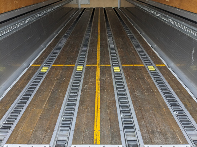 UDトラックス（日産） クオン 大型 ウィング 2PG-CG5CA(101337) 11枚目