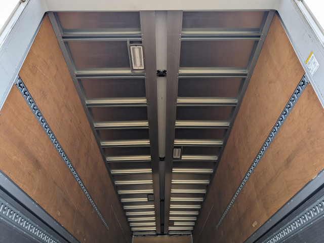 UDトラックス（日産） クオン 大型 ウィング 2PG-CG5CA(101337) 12枚目