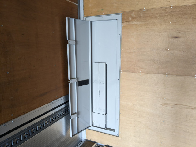 UDトラックス（日産） クオン 大型 ウィング 2PG-CG5CA(101337) 16枚目