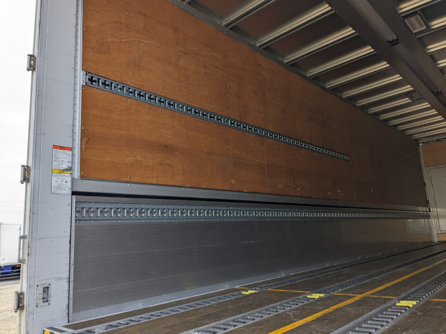 UDトラックス（日産） クオン 大型 ウィング 2PG-CG5CA(101337) 19枚目