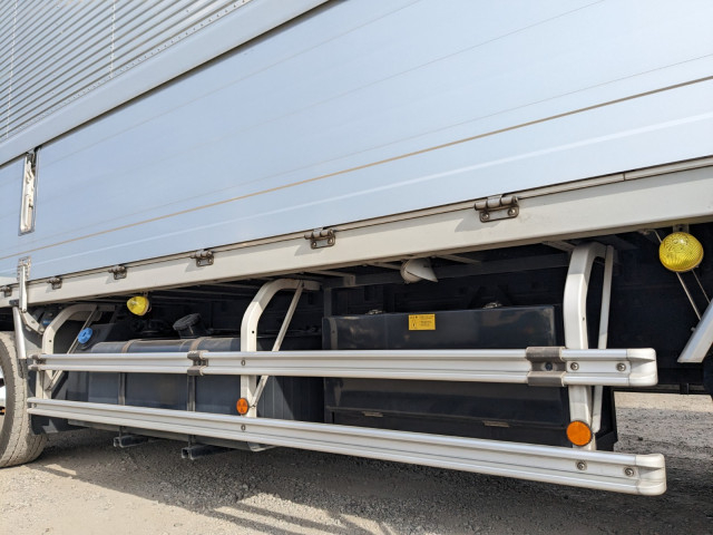 UDトラックス（日産） クオン 大型 ウィング 2PG-CG5CA(101337) 25枚目