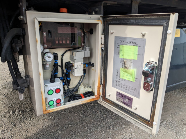 UDトラックス（日産） クオン 大型 ウィング 2PG-CG5CA(101337) 29枚目