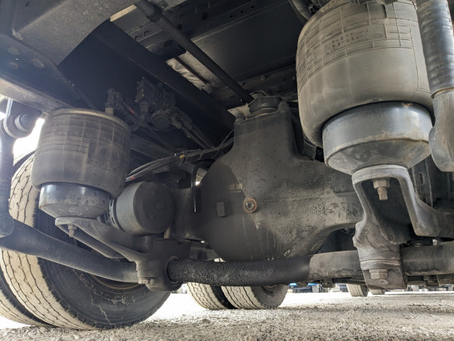 UDトラックス（日産） クオン 大型 ウィング 2PG-CG5CA(101337) 31枚目