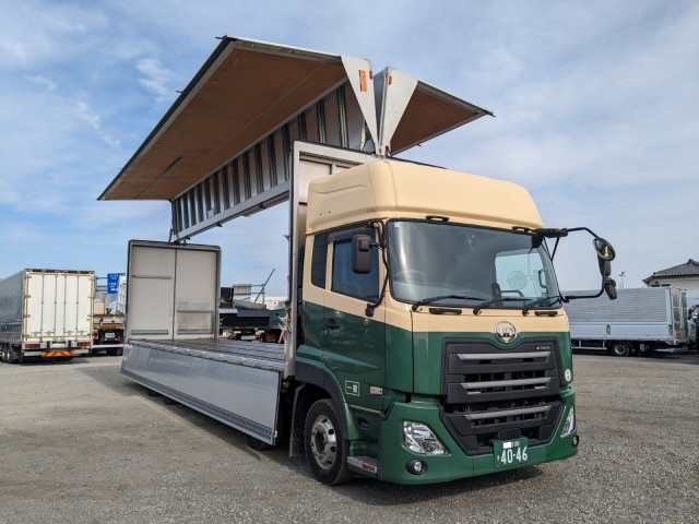 UDトラックス（日産） クオン 大型 ウィング 2PG-CG5CA(101337) 33枚目