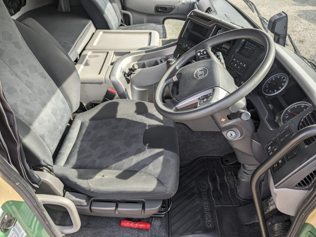 UDトラックス（日産） クオン 大型 ウィング 2PG-CG5CA(101337) 37枚目