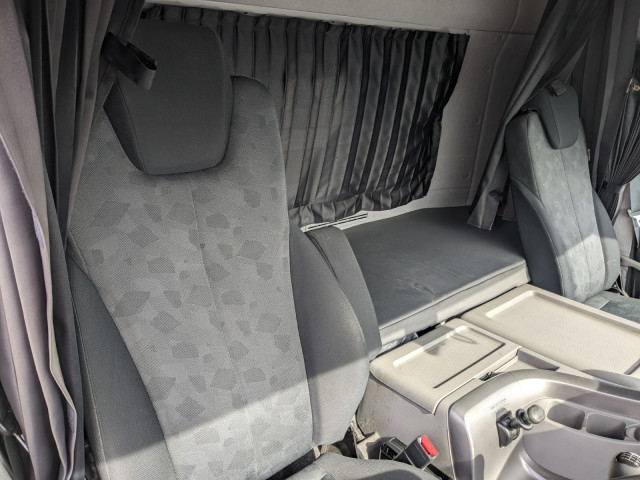 UDトラックス（日産） クオン 大型 ウィング 2PG-CG5CA(101337) 39枚目