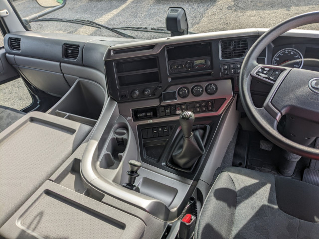 UDトラックス（日産） クオン 大型 ウィング 2PG-CG5CA(101337) 41枚目