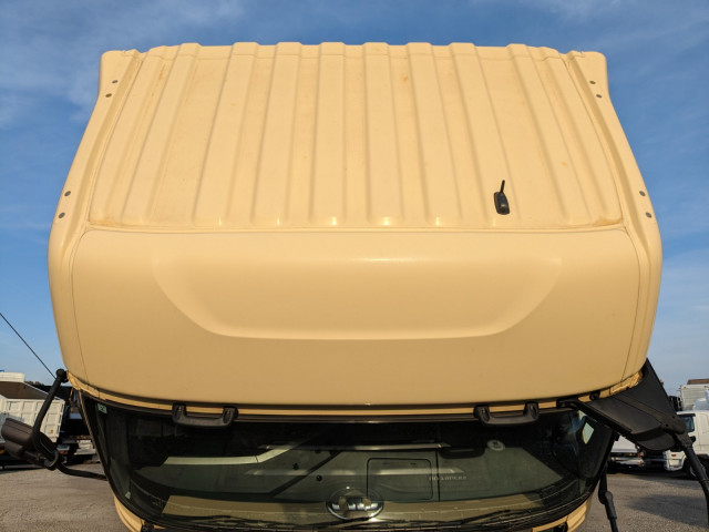 UDトラックス（日産） クオン 大型 ウィング 2PG-CG5CA(101337) 45枚目