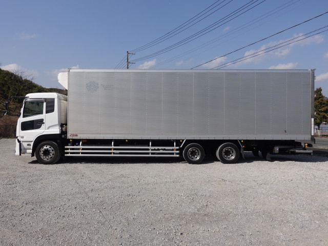 UDトラックス（日産） クオン 大型 冷蔵冷凍バン 2PG-CX5BA(101340) 11枚目