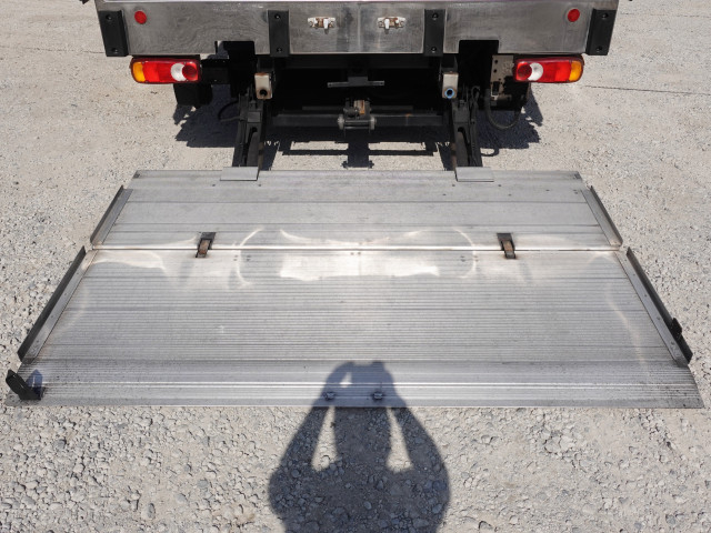 UDトラックス（日産） クオン 大型 冷蔵冷凍バン 2PG-CX5BA(101340) 15枚目