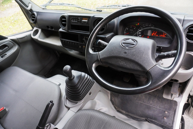 日野 デュトロ 小型 平ボディ TKG-XZC605m(101342) 3枚目