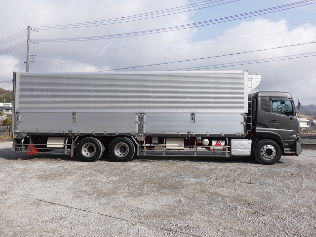 UDトラックス（日産） クオン 大型 ウィング 2PG-CD5CA(101346) 10枚目