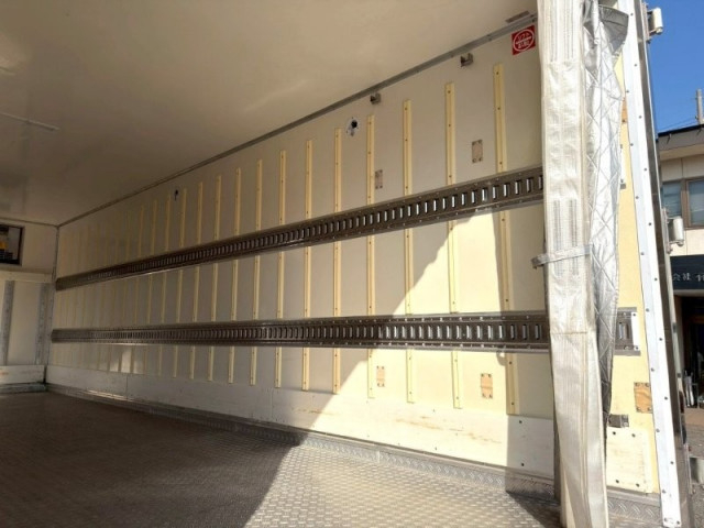 日野 レンジャー 中型 冷蔵冷凍バン 2KG-FC2ABA(101347) 10枚目