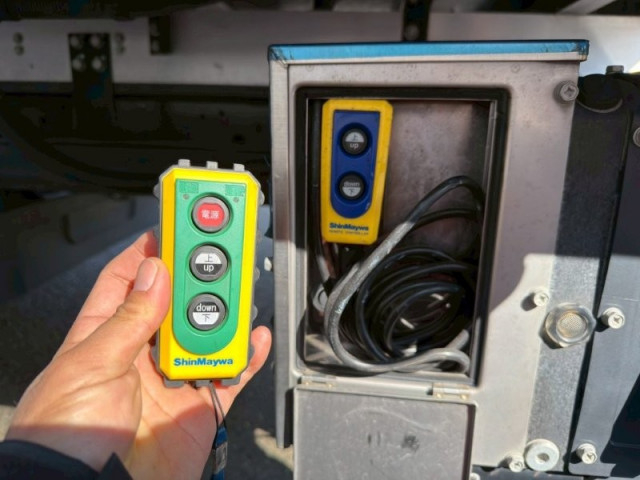 日野 レンジャー 中型 冷蔵冷凍バン 2KG-FC2ABA(101347) 11枚目