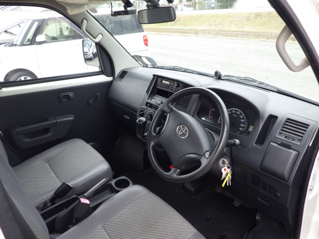 トヨタ ライトエース 小型 平ボディ DBF-S402U(101387) 6枚目