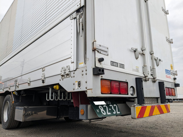 いすゞ ギガ 大型 ウィング QKG-CYJ77B(101389) 8枚目