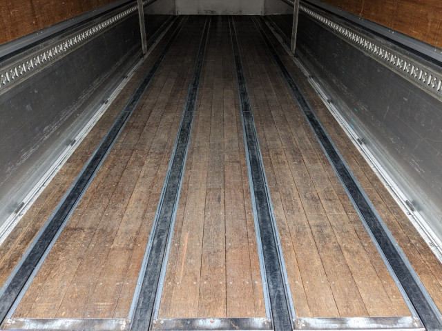 いすゞ ギガ 大型 ウィング QKG-CYJ77B(101389) 12枚目