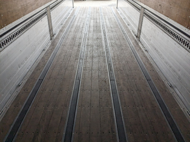 いすゞ ギガ 大型 ウィング QKG-CYJ77B(101389) 17枚目