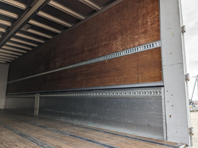 いすゞ ギガ 大型 ウィング QKG-CYJ77B(101389) 18枚目