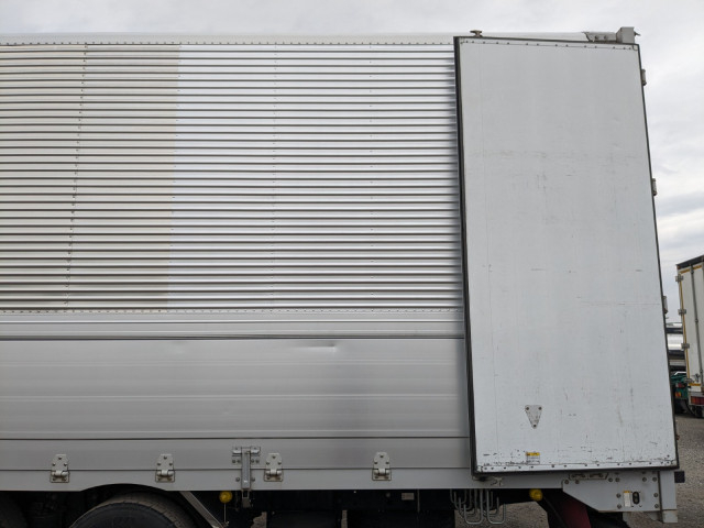 いすゞ ギガ 大型 ウィング QKG-CYJ77B(101389) 21枚目