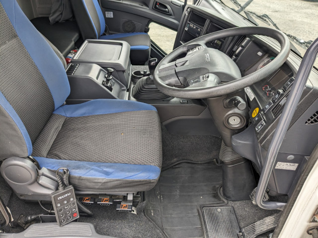 いすゞ ギガ 大型 ウィング QKG-CYJ77B(101389) 39枚目