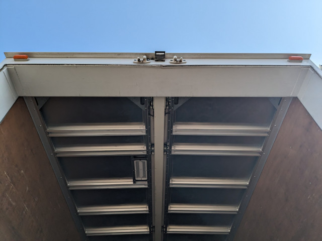 いすゞ ギガ 大型 ウィング QKG-CYJ77B(101392) 11枚目