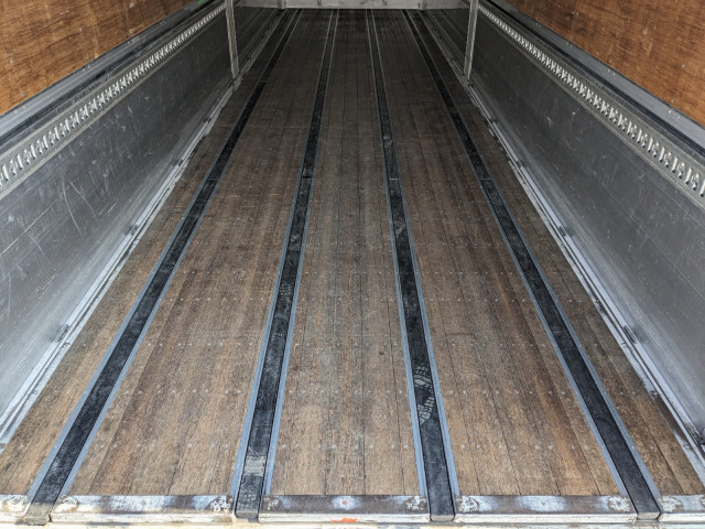 いすゞ ギガ 大型 ウィング QKG-CYJ77B(101392) 12枚目