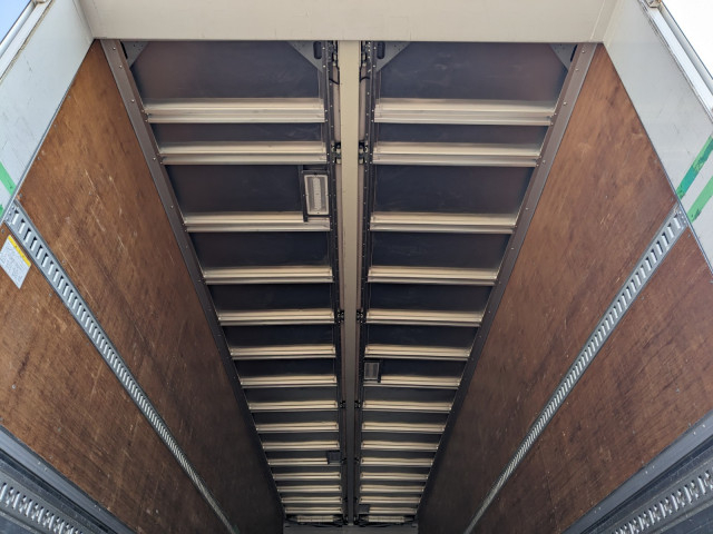 いすゞ ギガ 大型 ウィング QKG-CYJ77B(101392) 13枚目