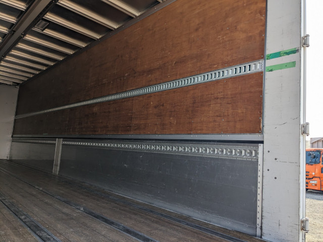 いすゞ ギガ 大型 ウィング QKG-CYJ77B(101392) 18枚目