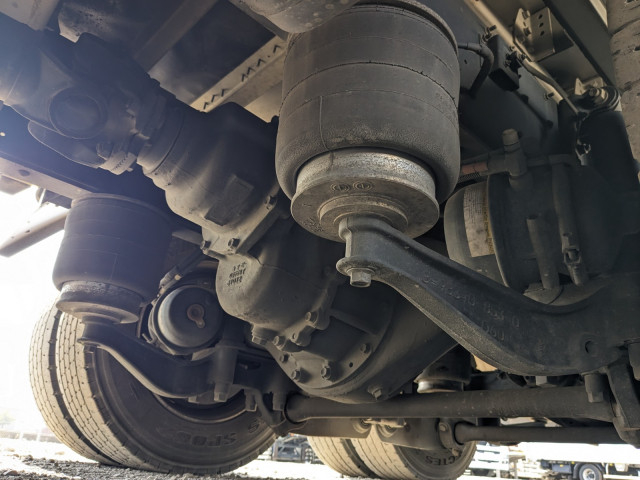 いすゞ ギガ 大型 ウィング QKG-CYJ77B(101392) 22枚目