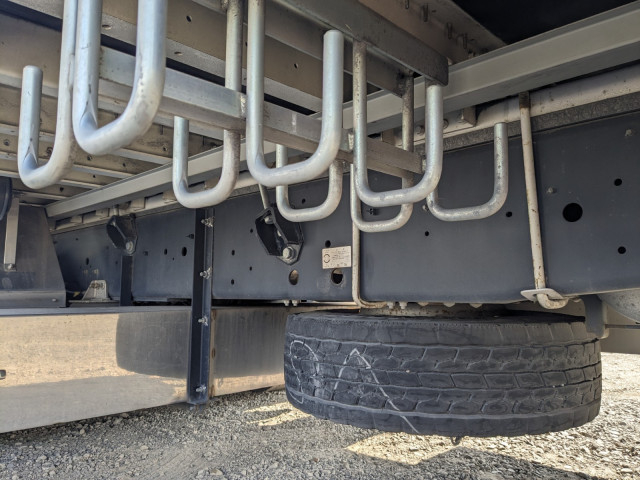 いすゞ ギガ 大型 ウィング QKG-CYJ77B(101392) 24枚目