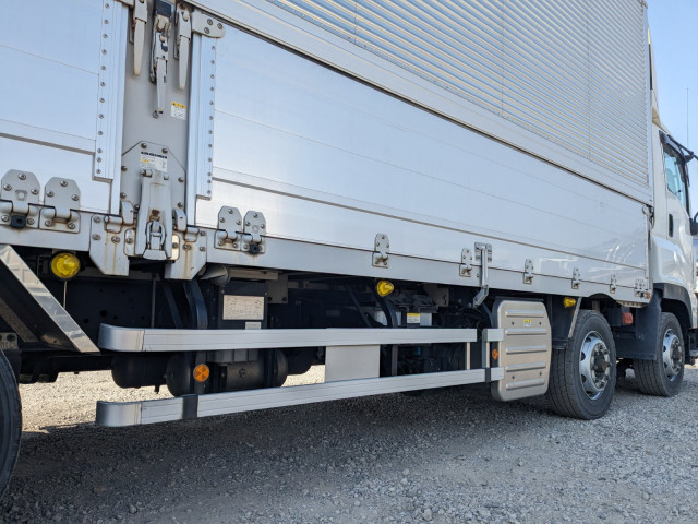 いすゞ ギガ 大型 ウィング QKG-CYJ77B(101392) 32枚目