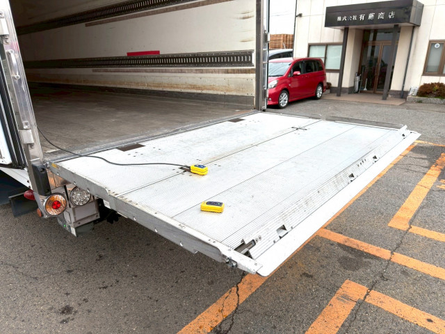 いすゞ フォワード 増トン 冷蔵冷凍バン LKG-FTR90T2(101395) 5枚目