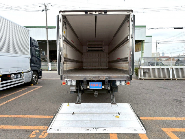 いすゞ フォワード 増トン 冷蔵冷凍バン LKG-FTR90T2(101395) 7枚目