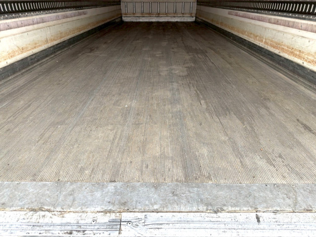 いすゞ フォワード 増トン 冷蔵冷凍バン LKG-FTR90T2(101395) 8枚目