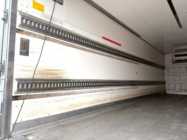 いすゞ フォワード 増トン 冷蔵冷凍バン LKG-FTR90T2(101395) 9枚目