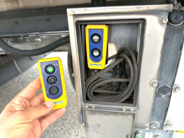 いすゞ フォワード 増トン 冷蔵冷凍バン LKG-FTR90T2(101395) 11枚目