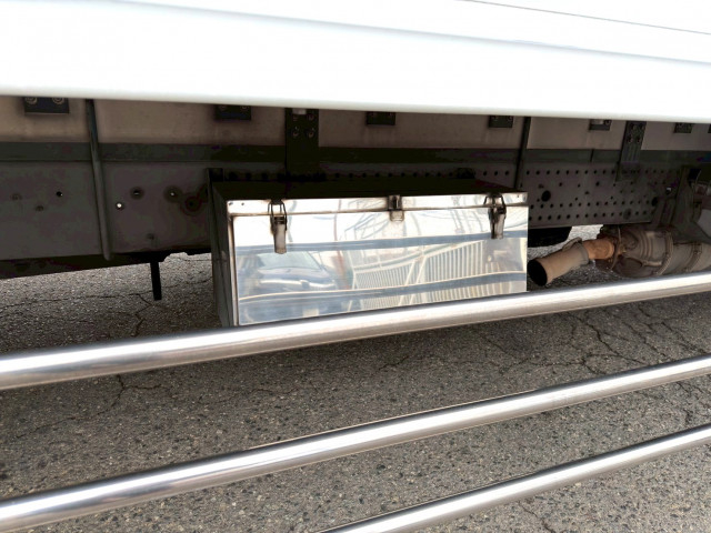 いすゞ フォワード 増トン 冷蔵冷凍バン LKG-FTR90T2(101395) 17枚目