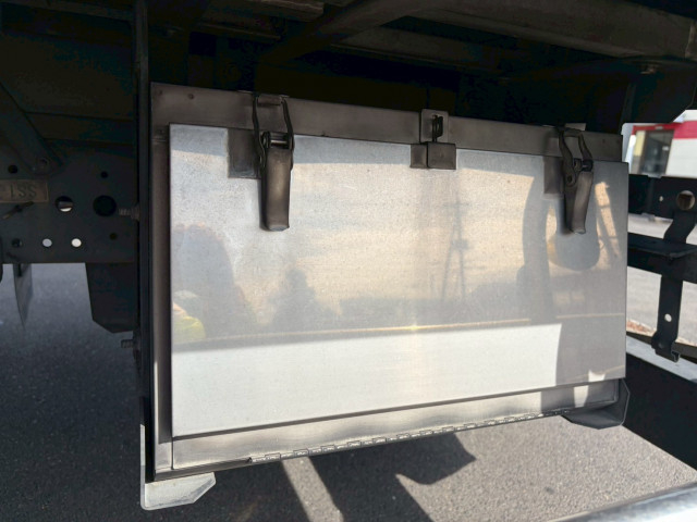 いすゞ エルフ 小型 冷蔵冷凍バン TPG-NPR85AN(101398) 24枚目