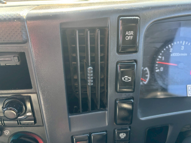 いすゞ エルフ 小型 平ボディ（クレーン付） TKG-NMR85AN(101426) 30枚目