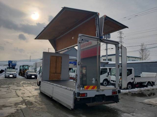 日野 デュトロ 中型 ウィング SDG-XZU720M(101436) 10枚目